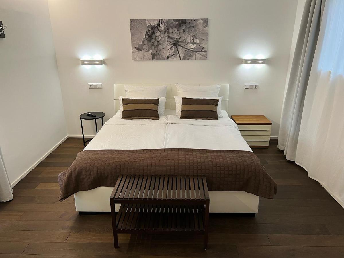 Weingut-Aparthotel Olinger Mehring  Buitenkant foto