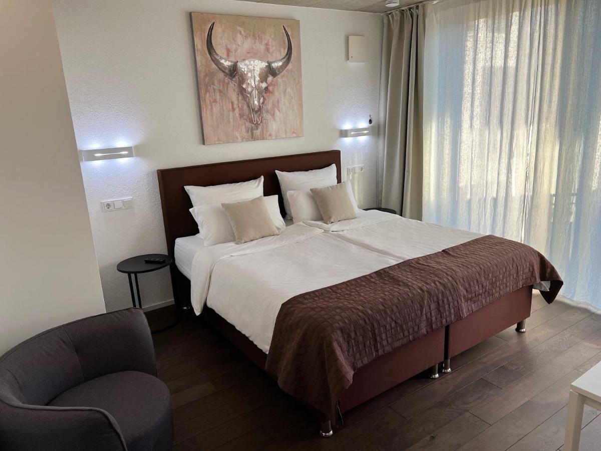 Weingut-Aparthotel Olinger Mehring  Buitenkant foto