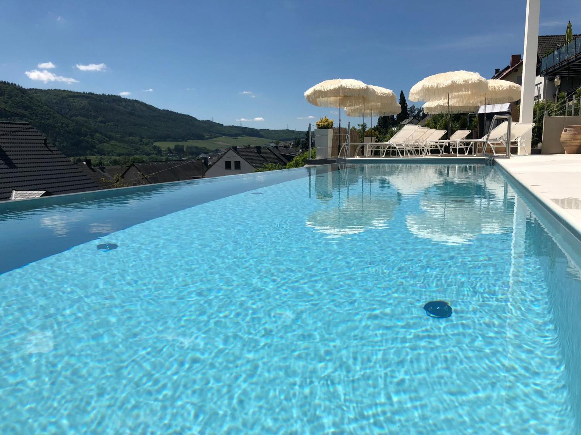 Weingut-Aparthotel Olinger Mehring  Buitenkant foto