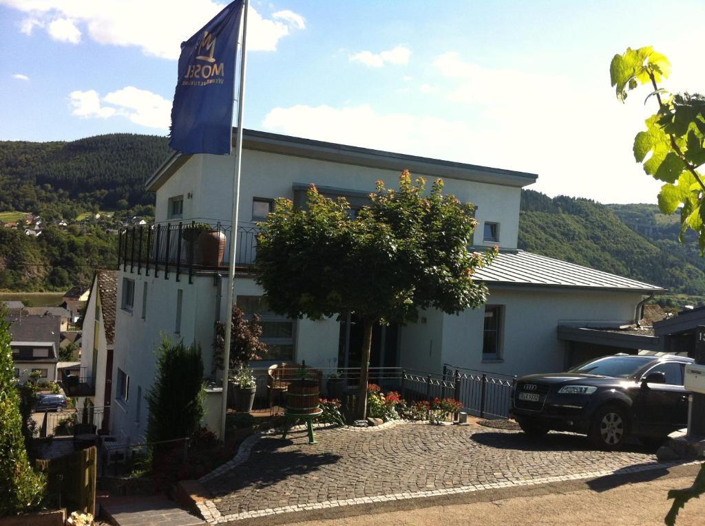 Weingut-Aparthotel Olinger Mehring  Buitenkant foto